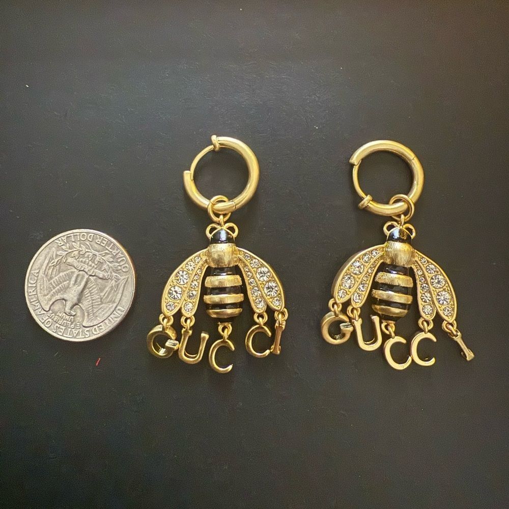 Brand new with box Gucci Gold Bee Earrings - Picture 1 of 4